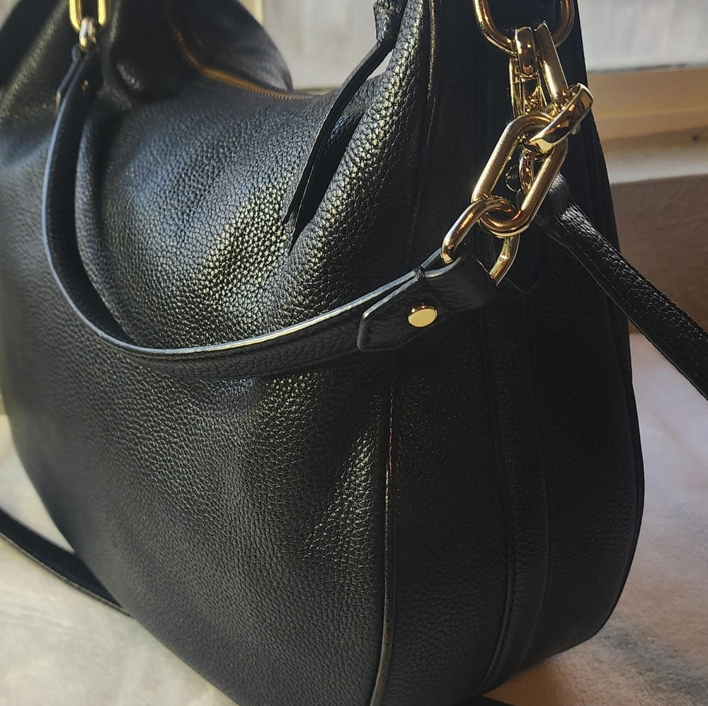 Kate spade LG. Black Pebbled Leather Shoulder Bag/Crossbody w/Gold Hardware EUC